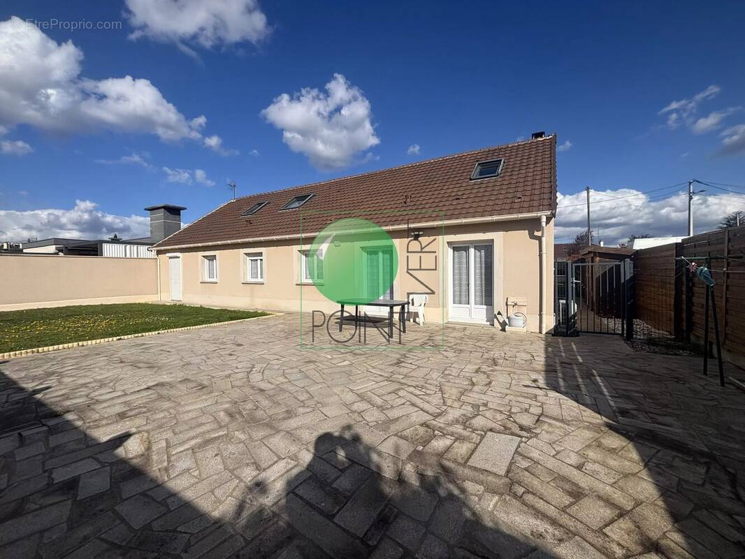 Maison à BALLANCOURT-SUR-ESSONNE