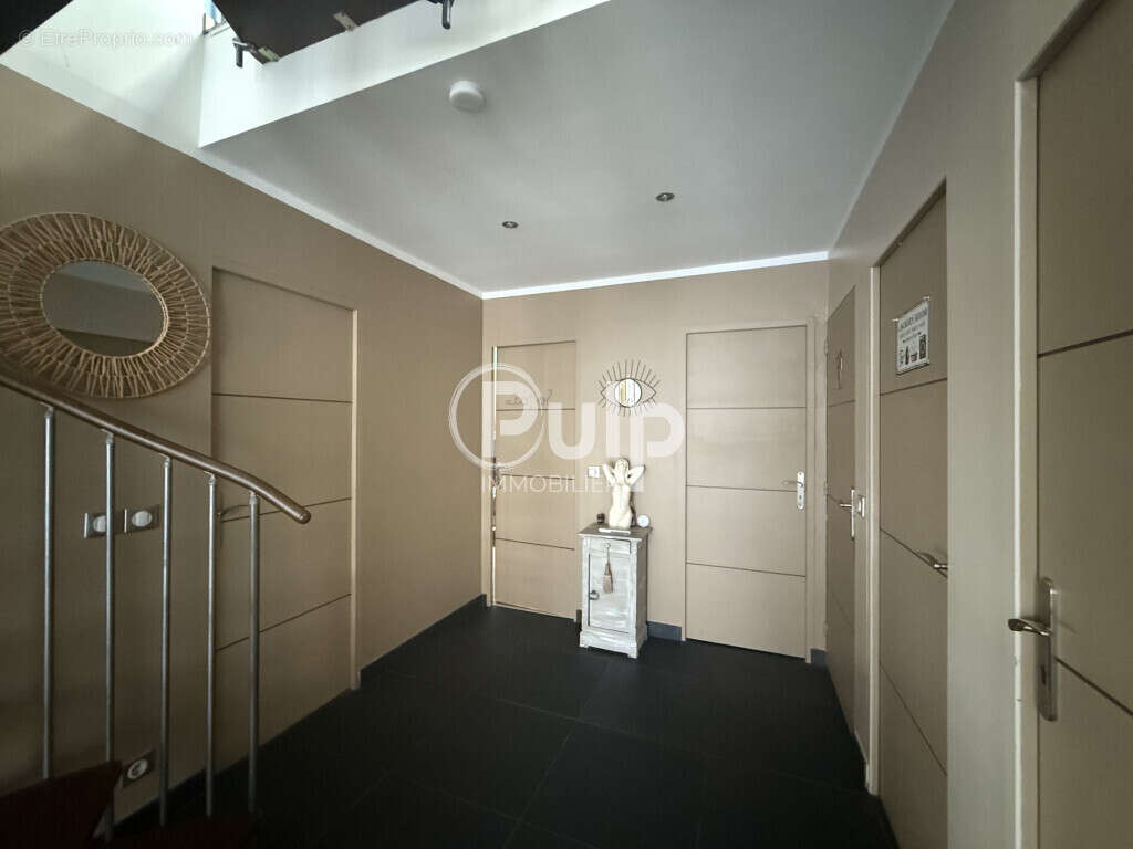 Maison plain pied 3 chambres - 2 terrasses - 2 garages - photo 10