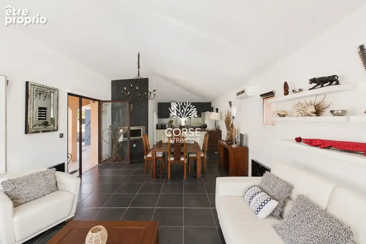 Maison à rénover avec piscine au calme - photo 3