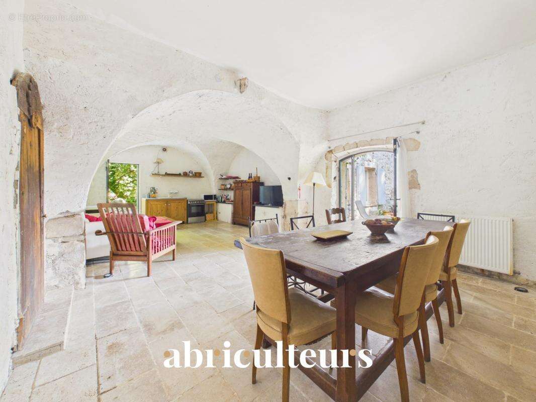 Maison à ORGON