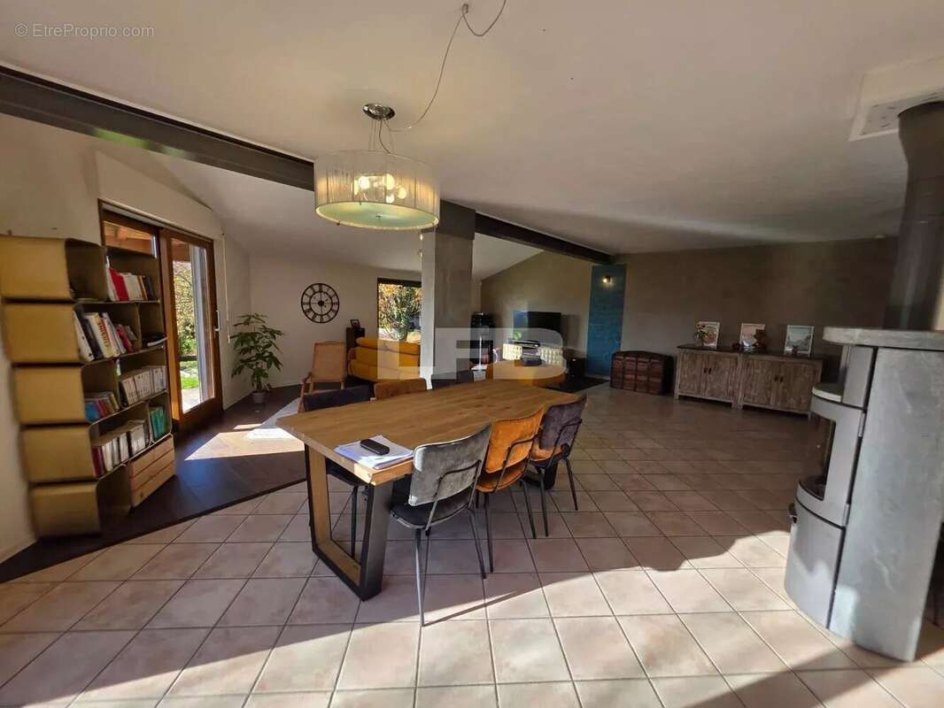 Maison à HAUTEVILLE-SUR-FIER