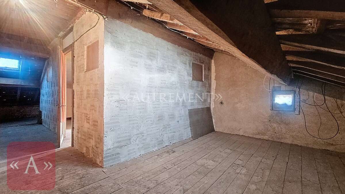 Maison à SAINT-SULPICE