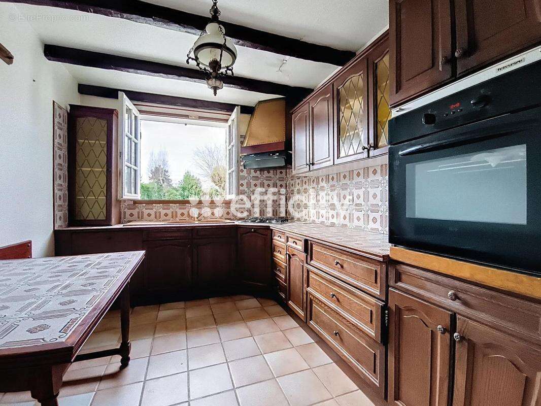 Maison à LE MESNIL-AUBRY