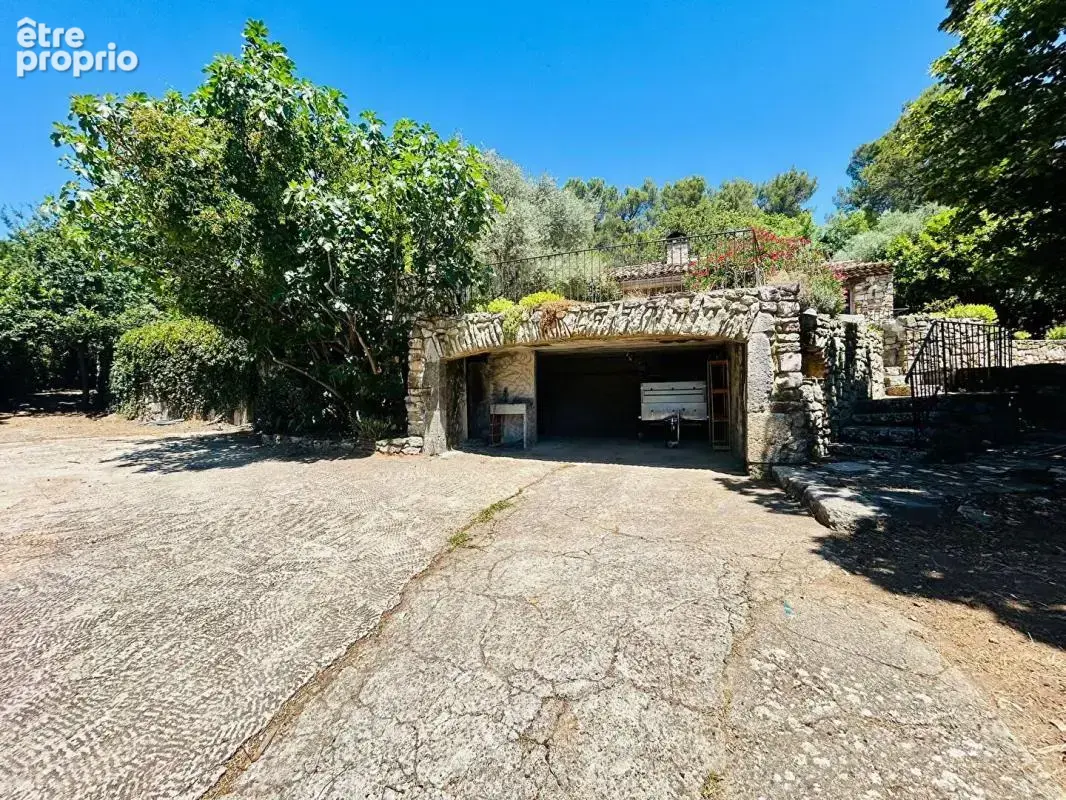 ROUGIERS VILLA T5 sur 1857 m² de terrain - photo 13