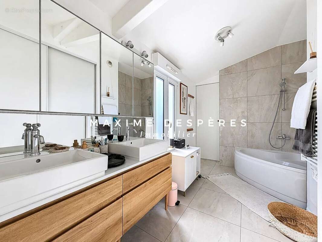 Appartement à SURESNES