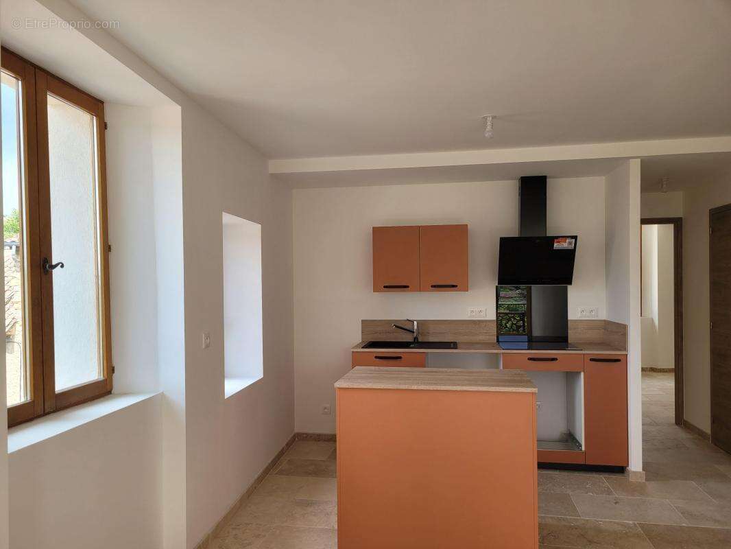 Appartement à GREOUX-LES-BAINS