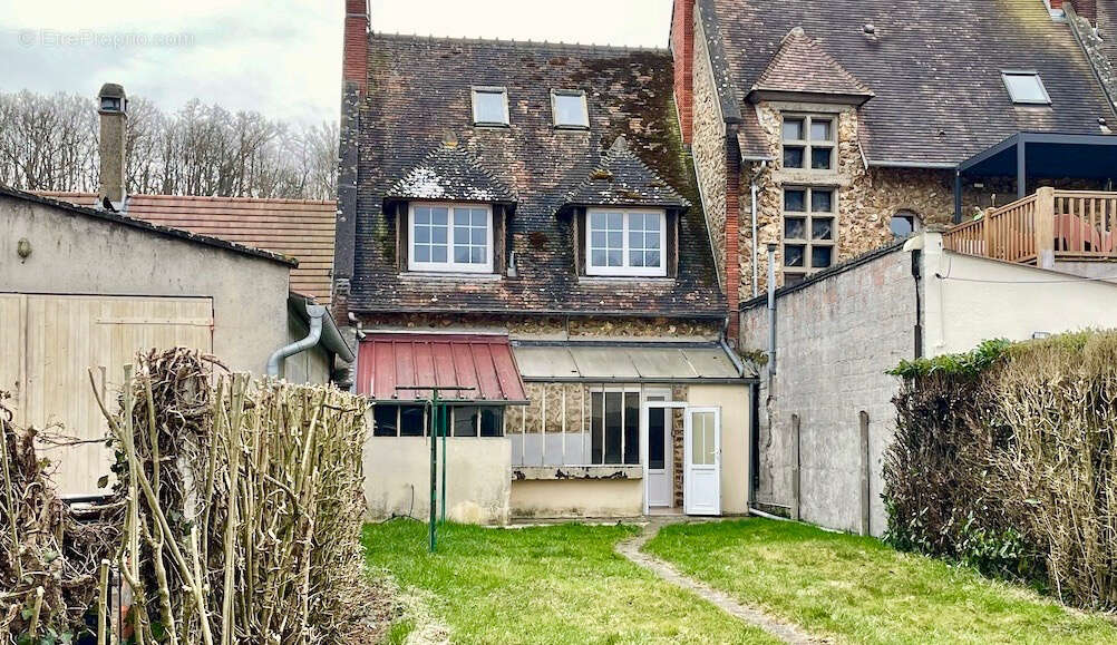 Maison à LA FERRIERE-SUR-RISLE