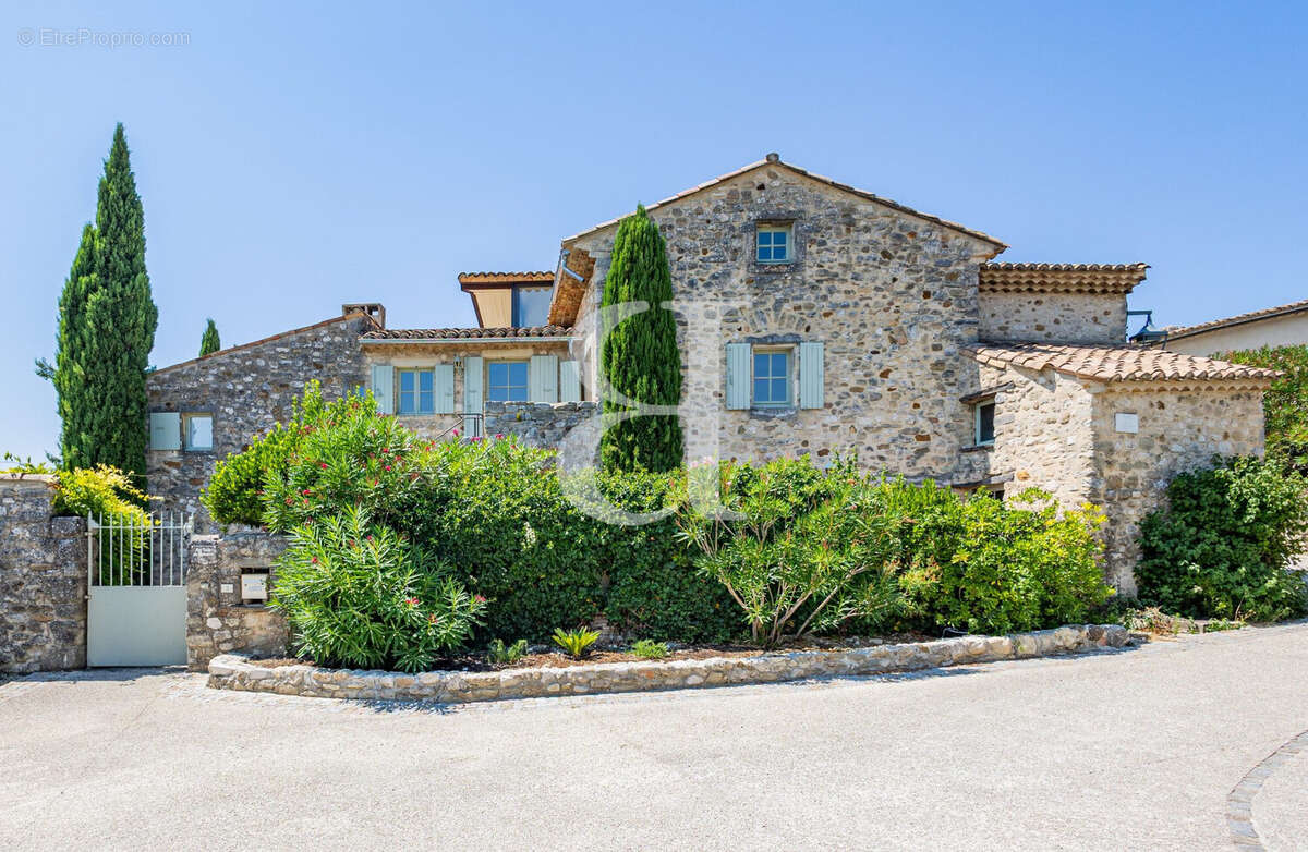 Maison 362 m² à Grignan  - photo 5