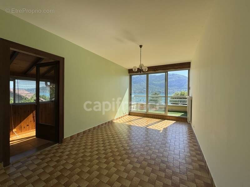 Appartement à SEVRIER