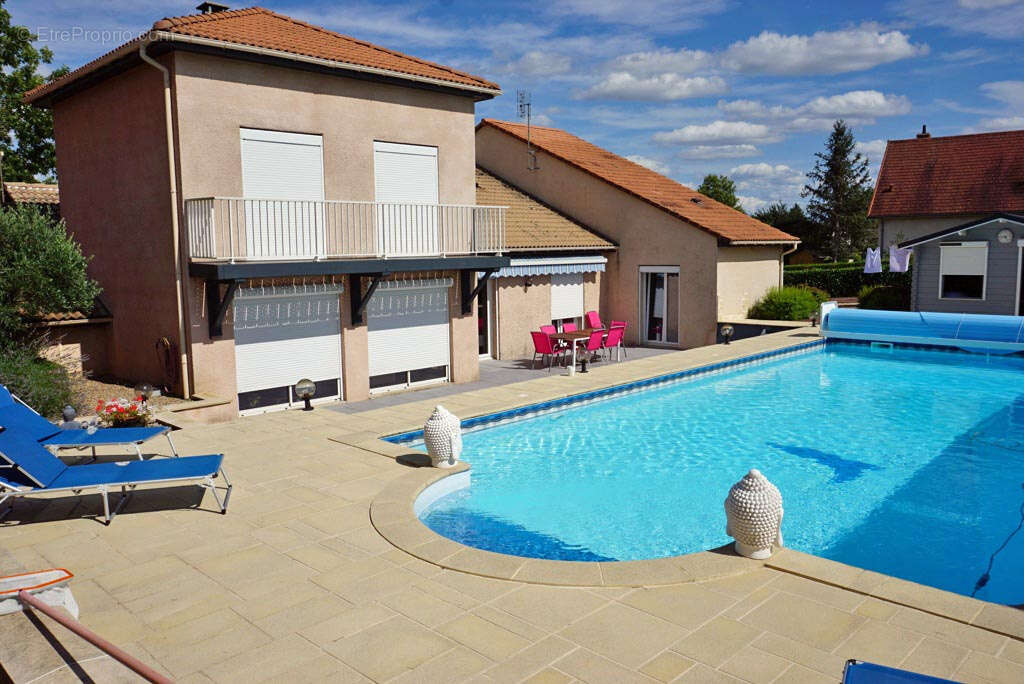 Maison à PARAY-LE-MONIAL