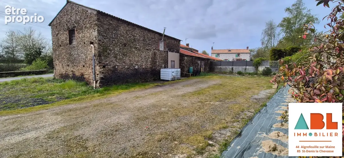 Grange en pierre à réhabiliter - Fort potentiel - Chauché - photo 2