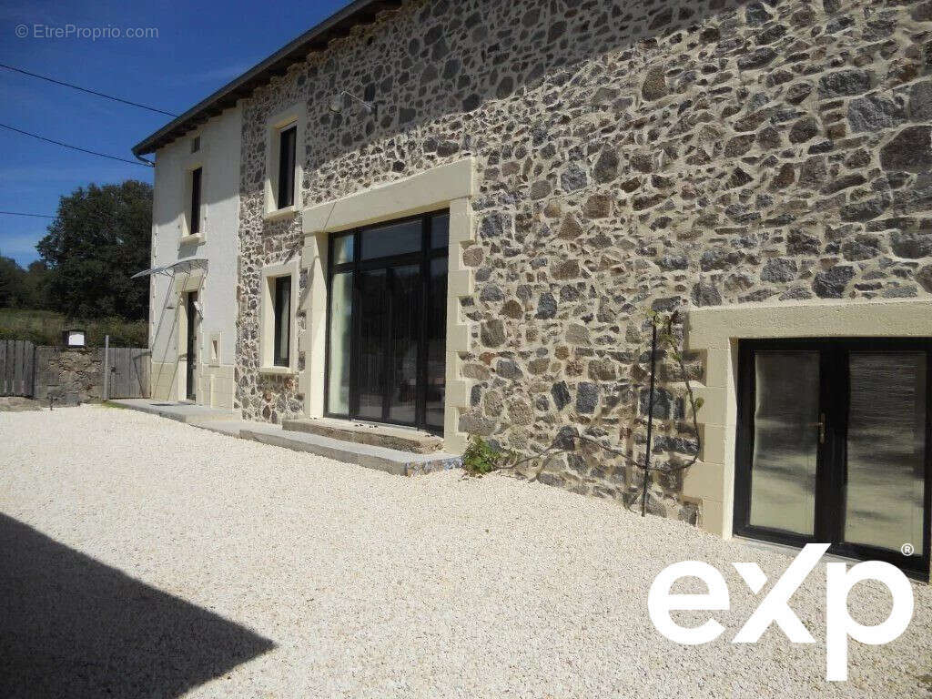 Maison à BUSSEROLLES