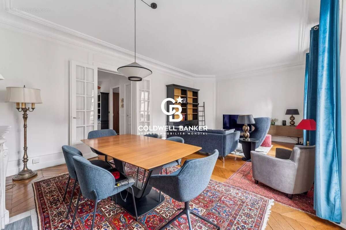 Appartement à PARIS-7E