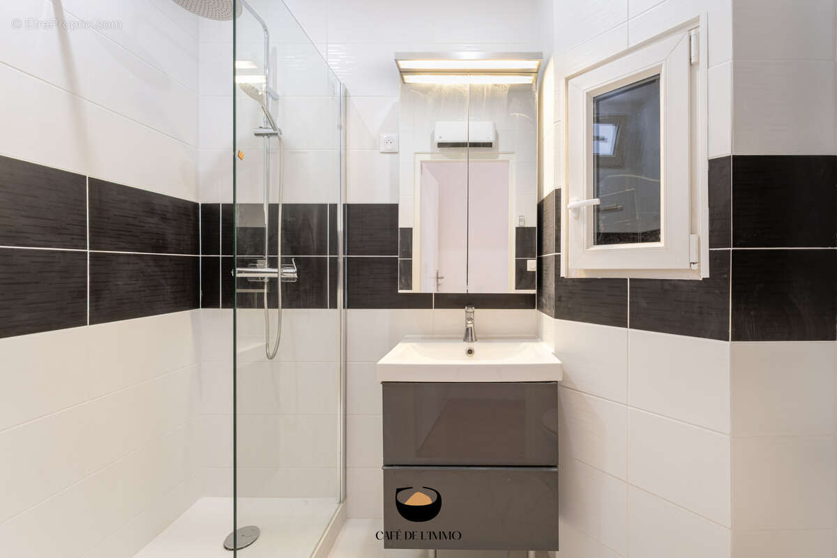 Appartement à MARSEILLE-4E