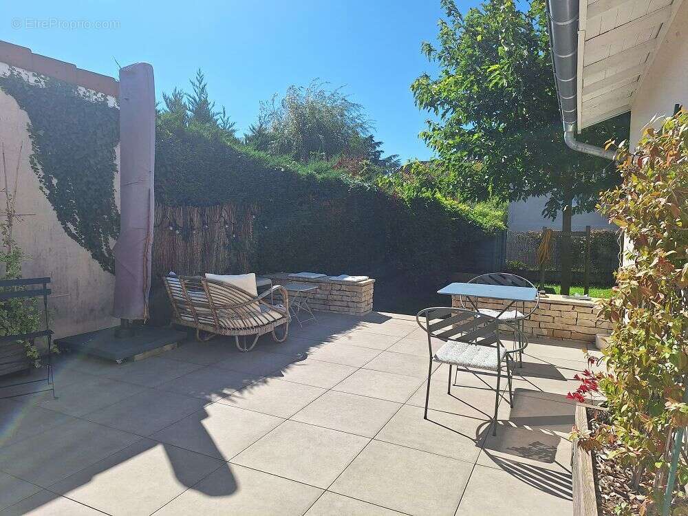 Maison à SAINTE-FOY-LES-LYON