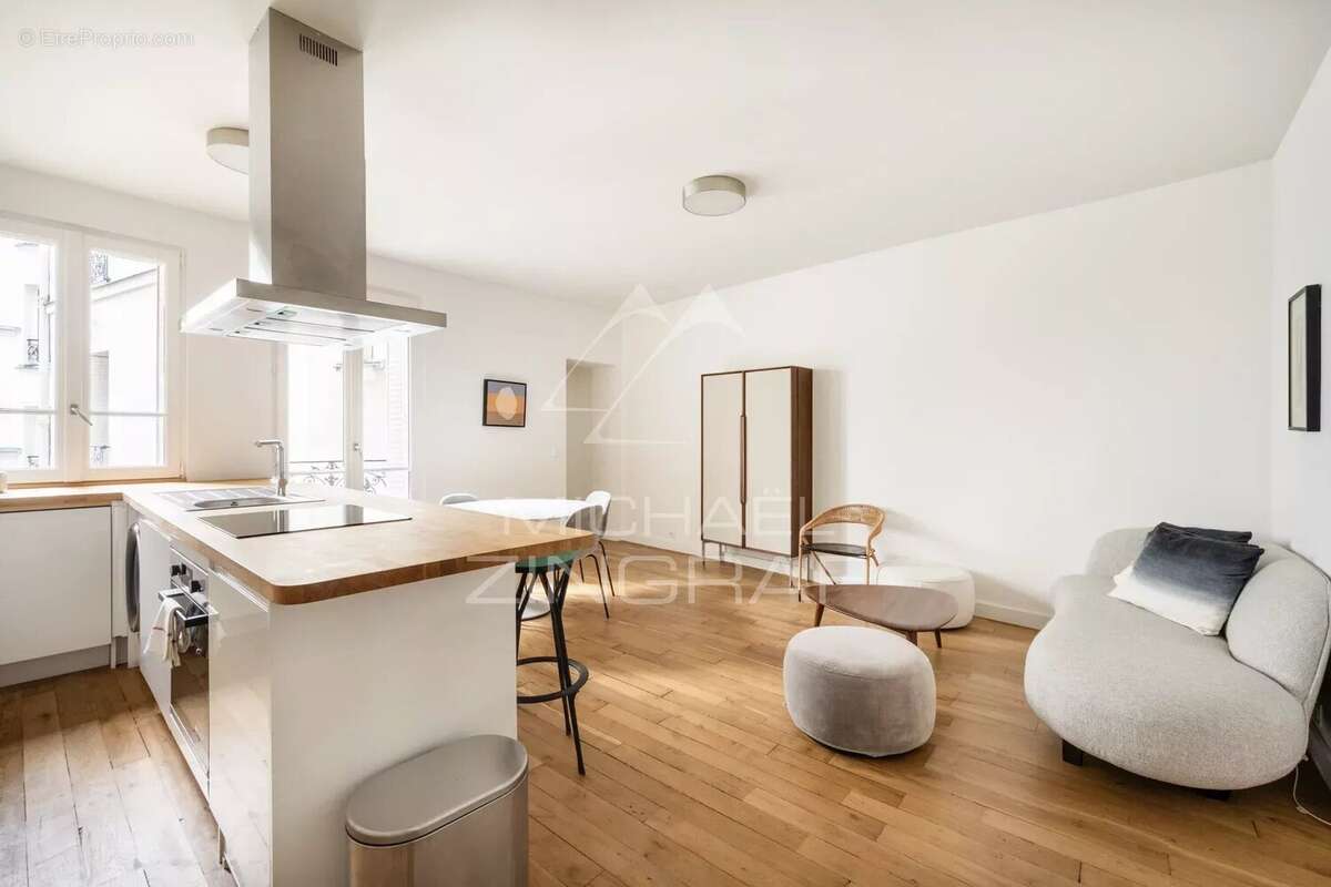 Appartement à PARIS-7E