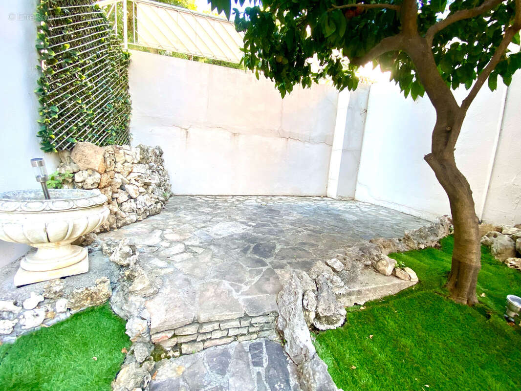 Appartement à LE CANNET