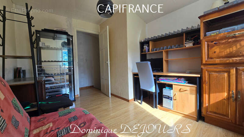 Maison à SAINT-SAUVEUR-DE-MONTAGUT