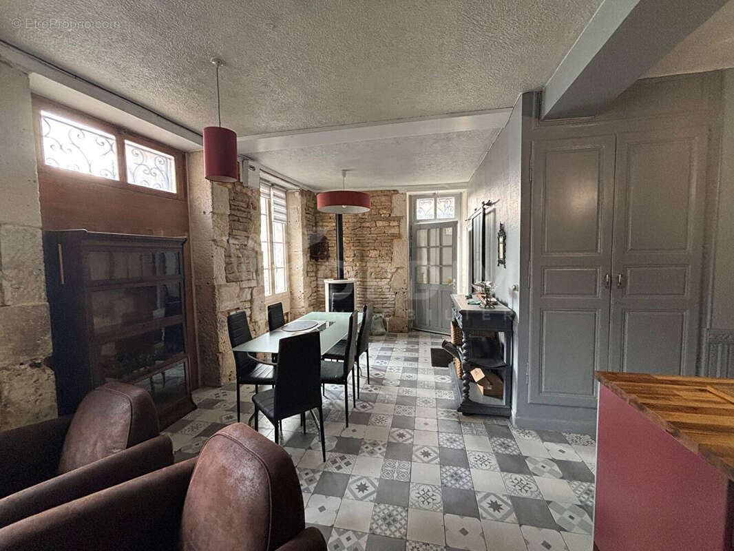 Maison à SAINT-MARTIN-SUR-ARMANCON