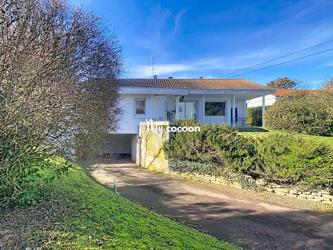 Maison à CHAVANOZ