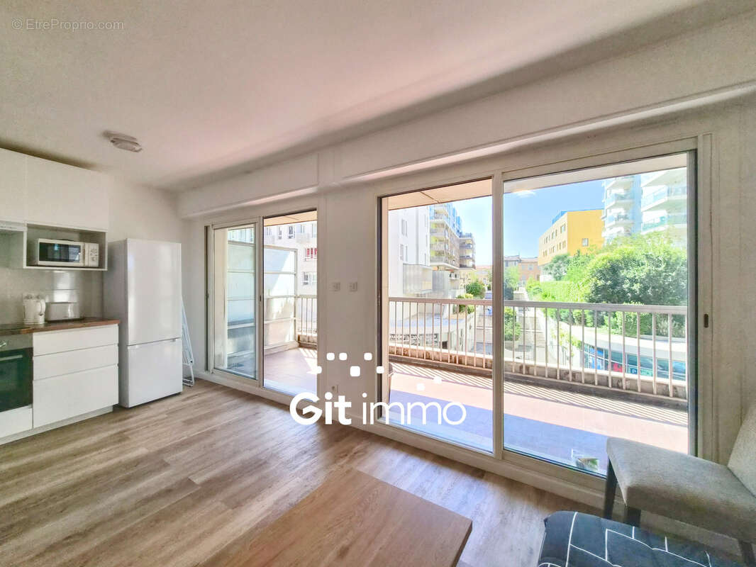 Appartement à MARSEILLE-1E