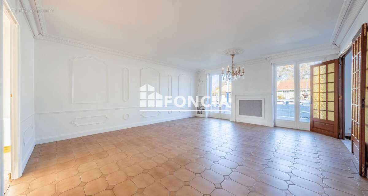 Maison à SAINT-MEDARD-EN-JALLES