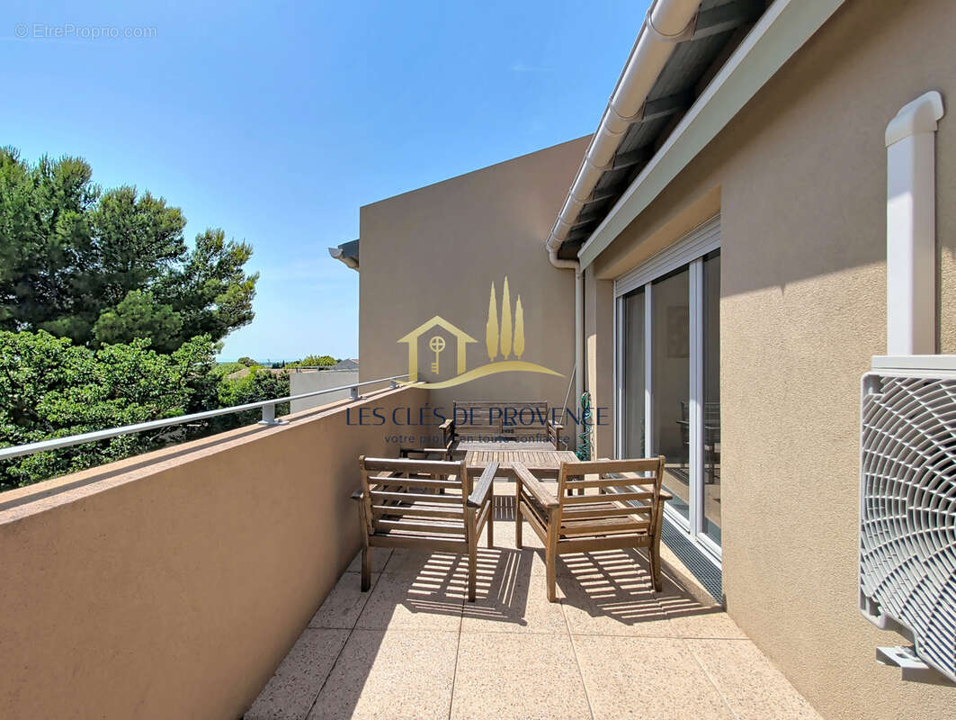 Appartement Type 3 récent avec terrasse et stationnements - photo 10
