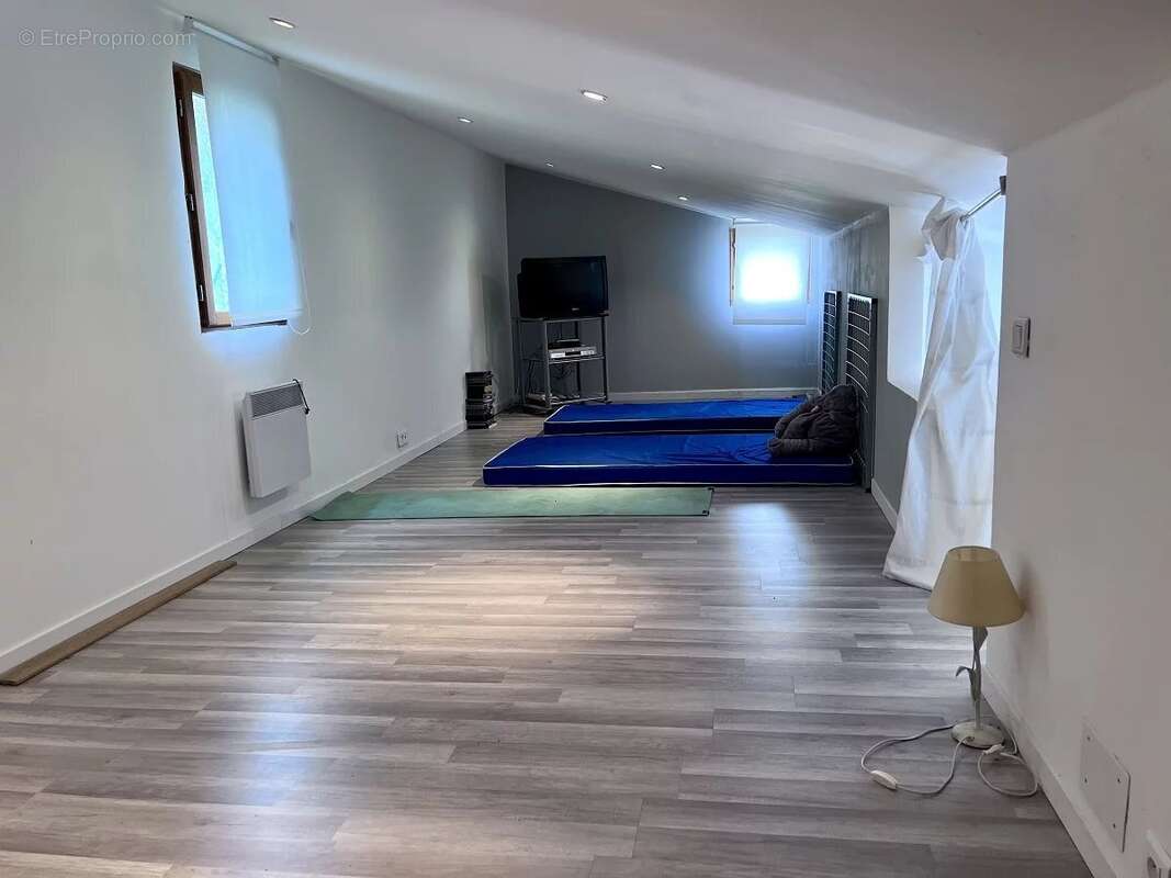 Maison 65 m² à Roure  - photo 10