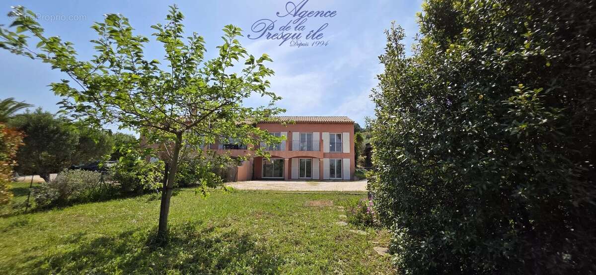 Maison à HYERES