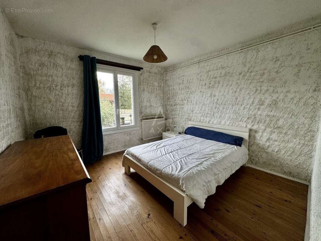 Maison à MONTIGNAC-CHARENTE