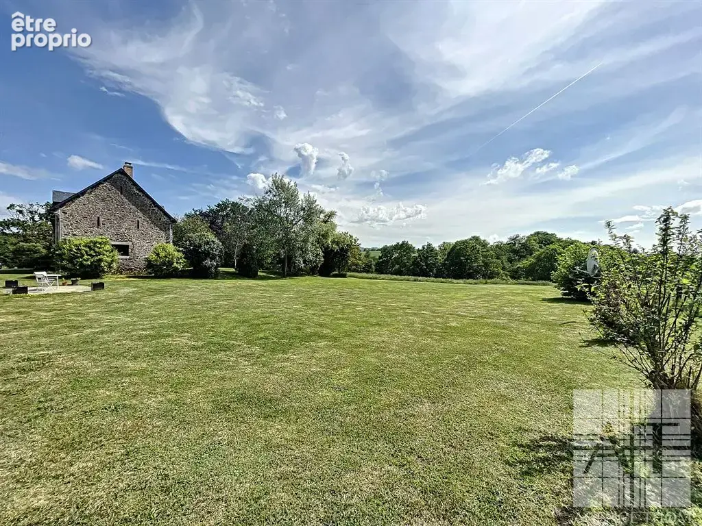 Belle demeure en campagne avec dépendances, plus de 4,5 hectares et sans voisins proches - photo 12