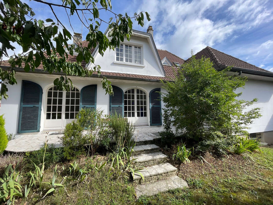 Maison de charme 5 pièces   165 m2 habitables   Centre-ville - photo 2