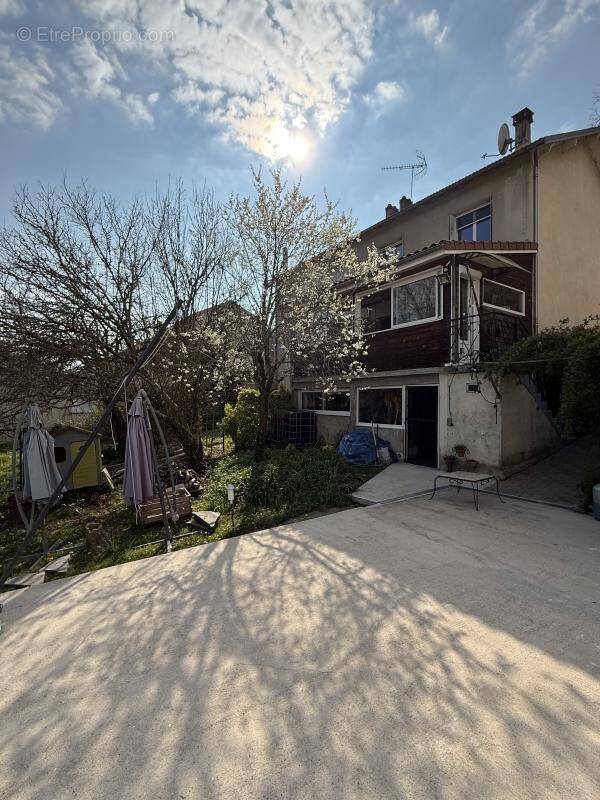 Maison à CHAMPCEVINEL