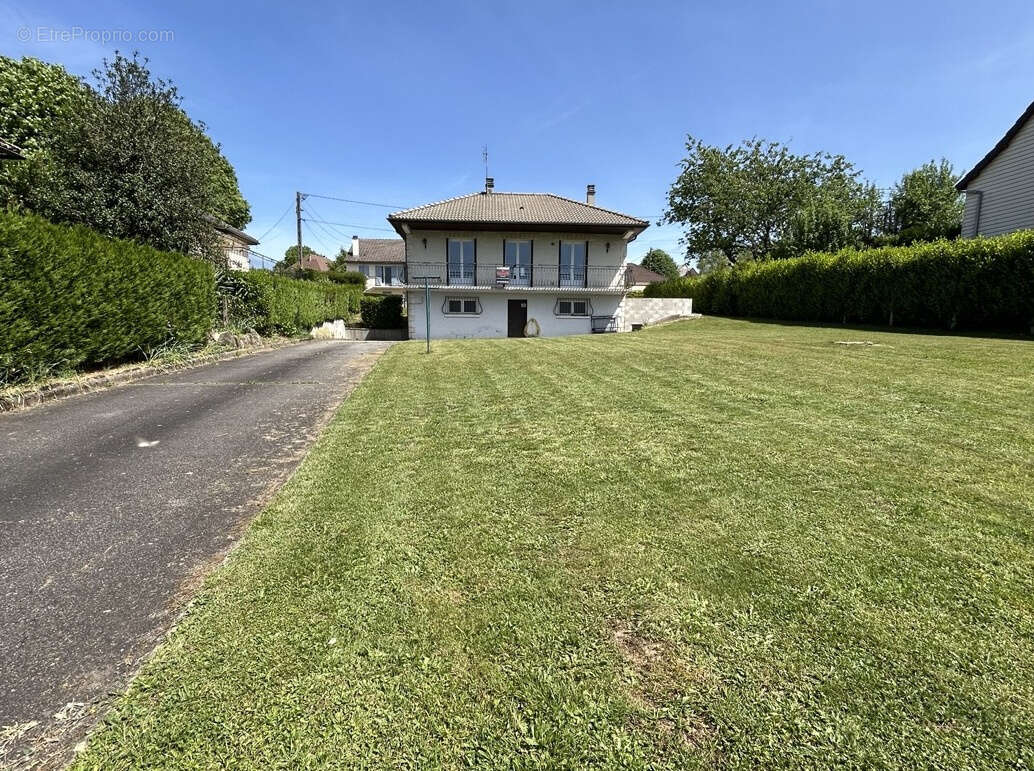 Maison à LAGRAULIERE