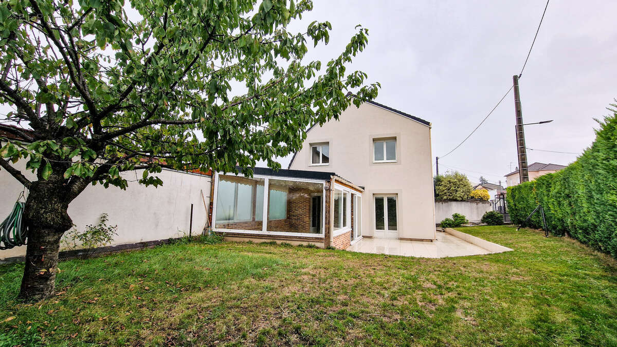 Maison à SARTROUVILLE