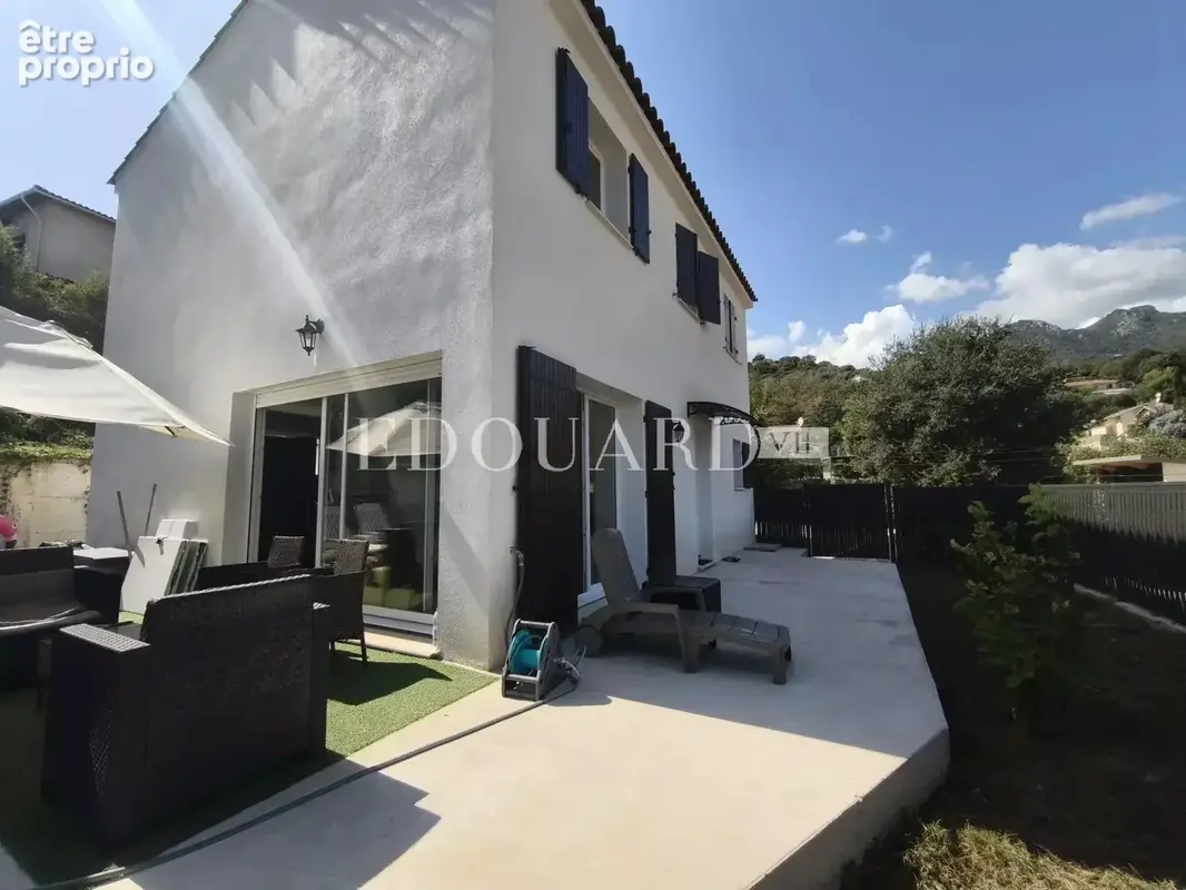 Photo Maison à Menton au prix de 840 000€