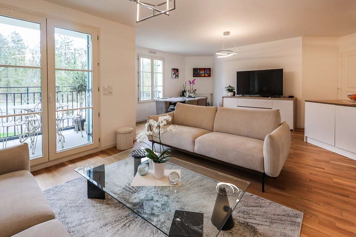 Appartement à LAMORLAYE