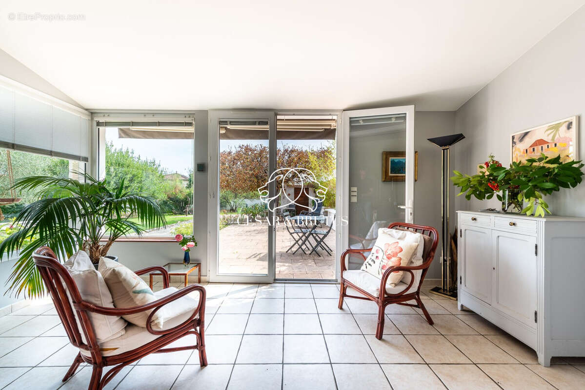 Maison 255 m² à Montluel  - photo 5