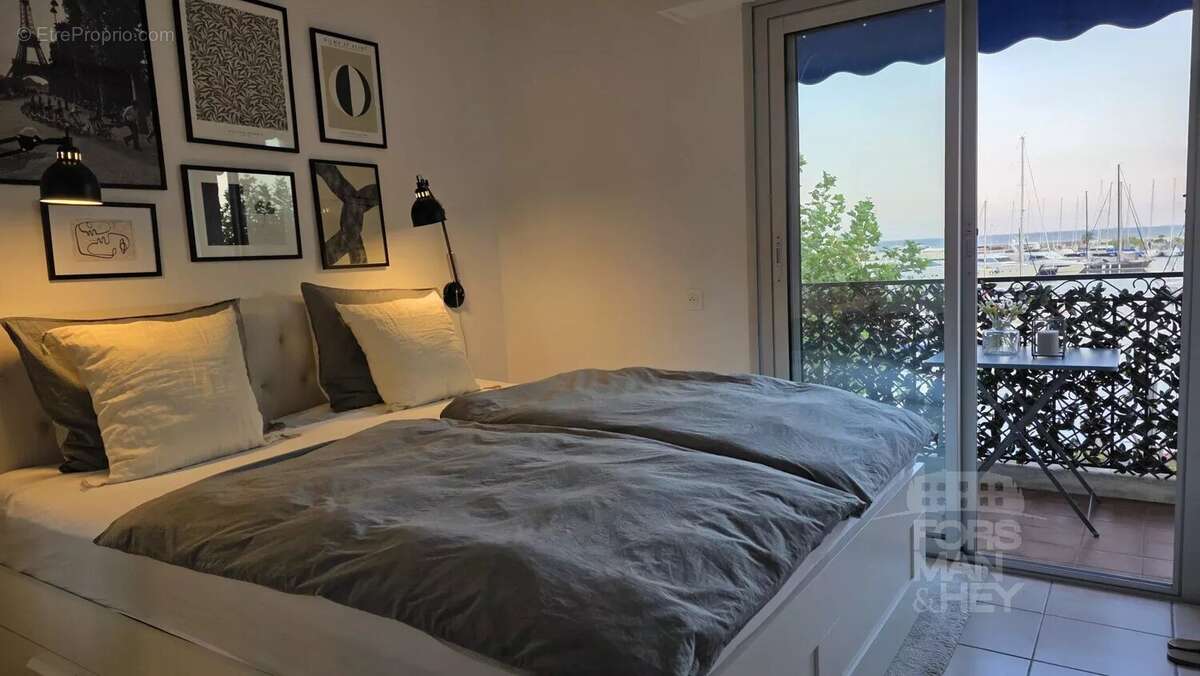 Golfe-Juan: Appartement en front de mer - photo 5