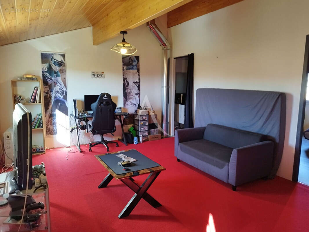 Maison à CHAMPAGNOLLES