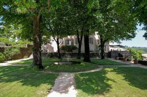 Maison 368 m² à Uzes  - photo 3
