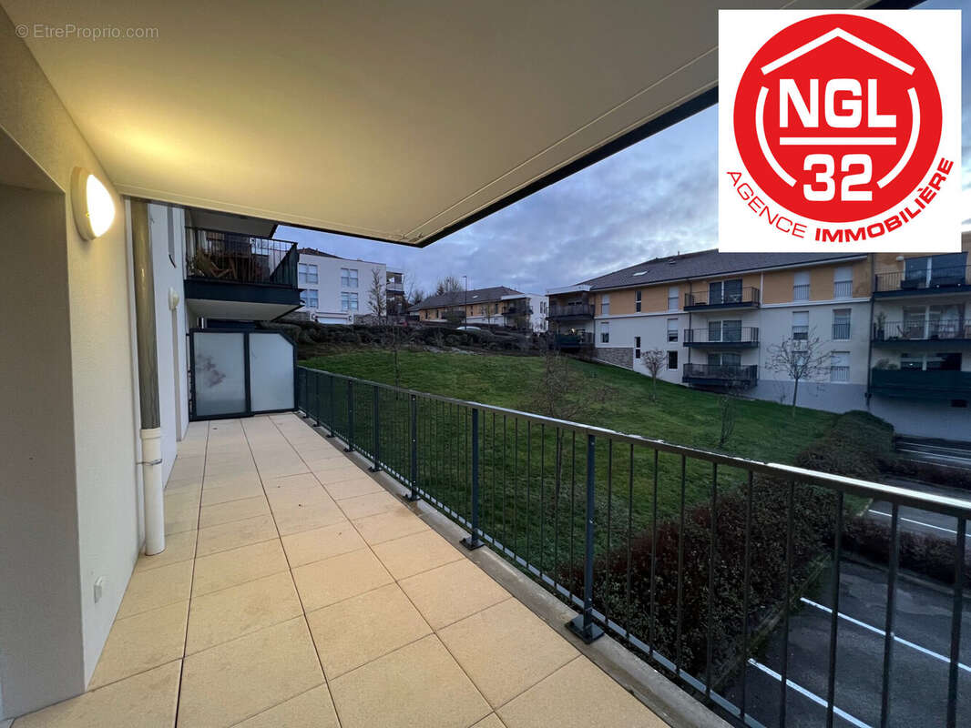 Appartement à CRUSEILLES