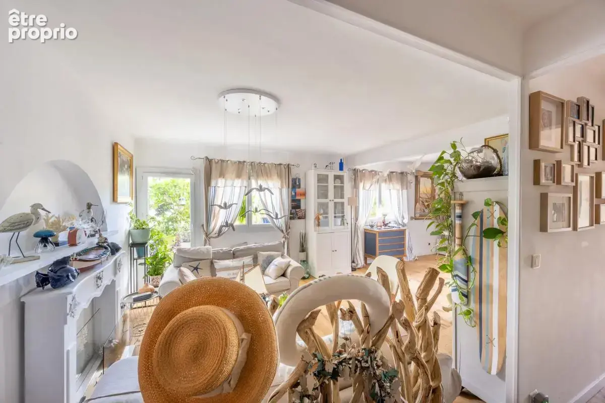 83300 draguignan - résidence  le nartuby- 3 pièces - 2 chambres - 76.0 m² - appartement  totalement renove - balcons et cave - photo 3
