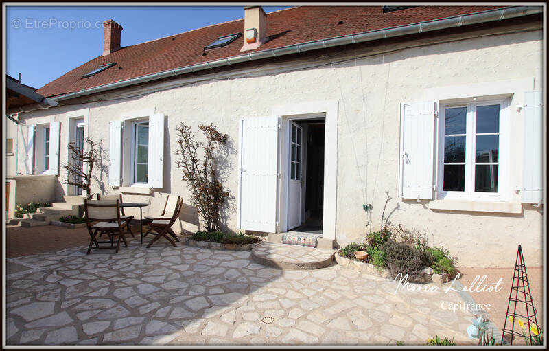 Maison à BRIARRES-SUR-ESSONNE