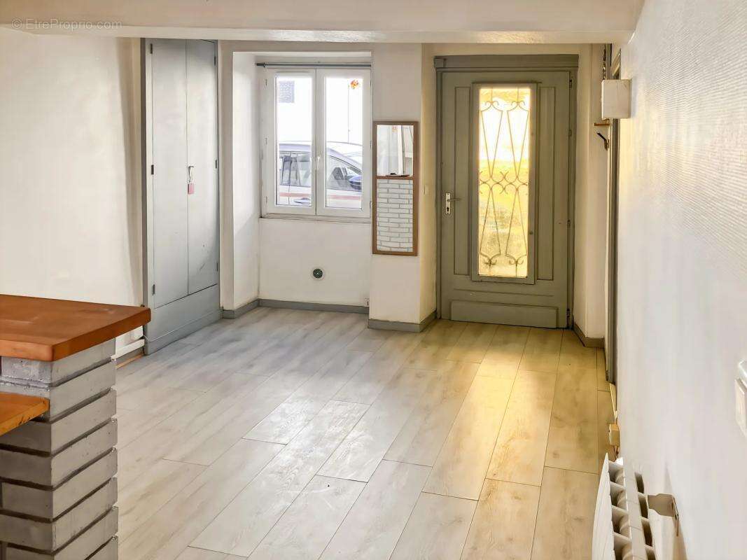 Appartement à LA FERTE-ALAIS