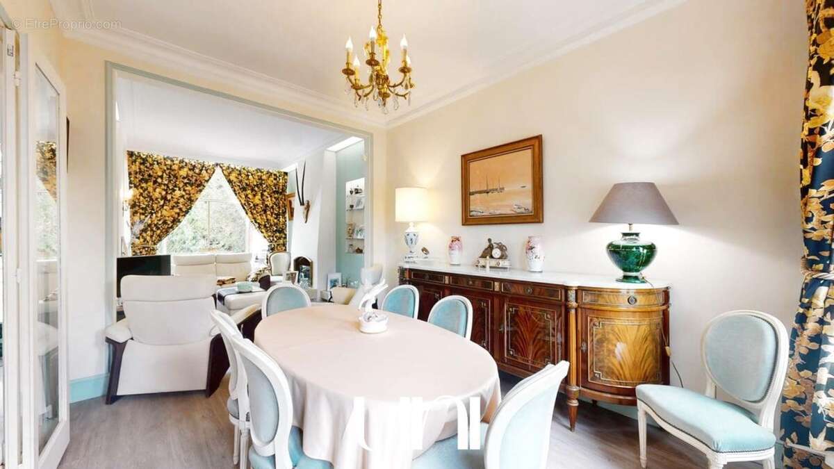 Maison à MEZIDON-CANON