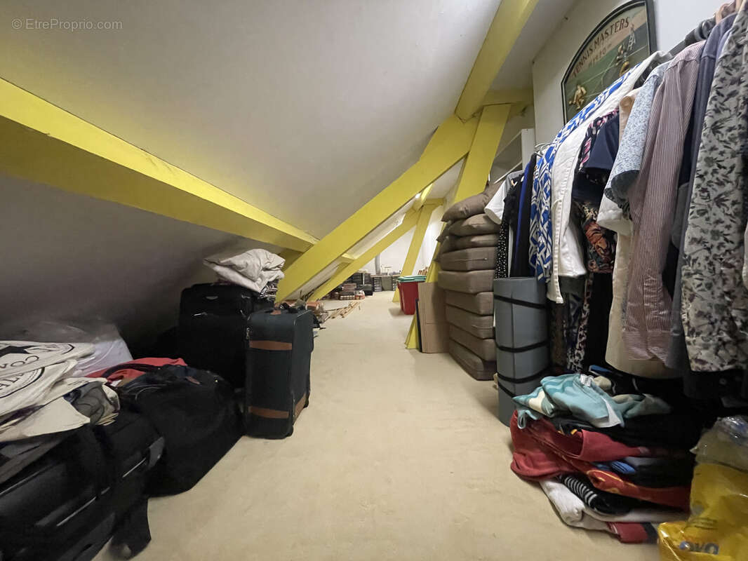 Maison à SAINT-GERMAIN-LESPINASSE