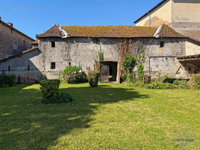 Maison à CAZERES-SUR-L'ADOUR