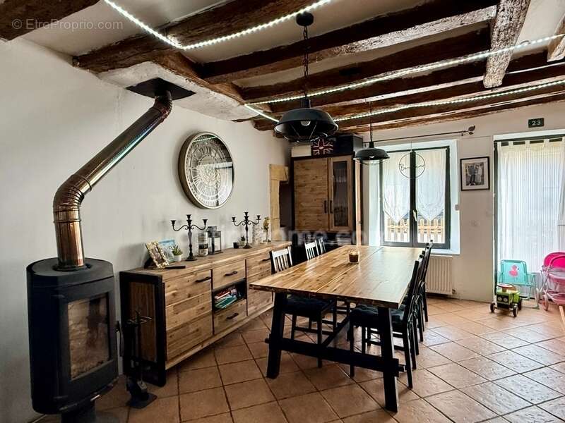Maison à LA CROIX-EN-BRIE