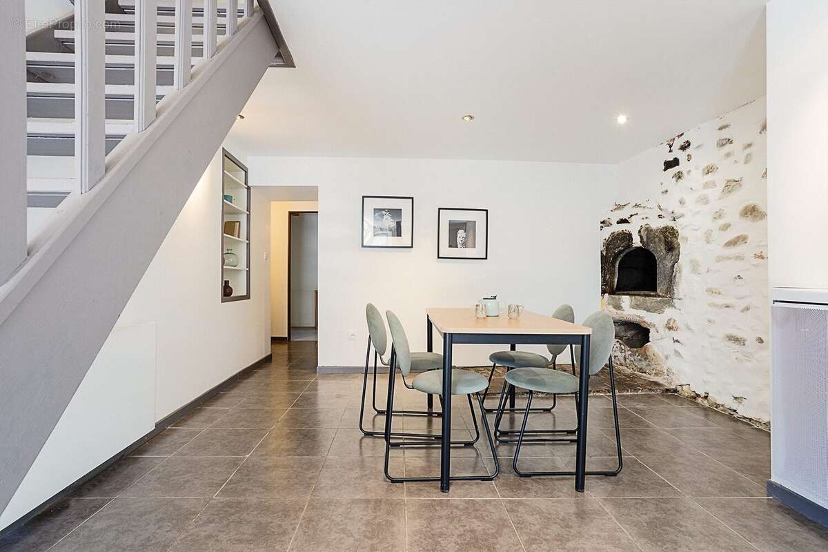 Appartement à PRINGY